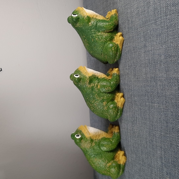 Resin Whimsical Garden Frog Frogs Toads Amphibians Figures Statues Home Accents - Picture 3 of 7